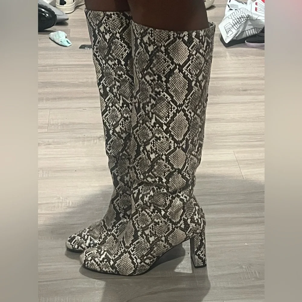 ZARA faux leather snake print boot - Picture 2 of 2